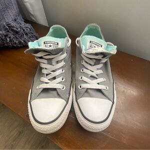 converse all star Women’s 8 Gray with Aqua lining floral tongue